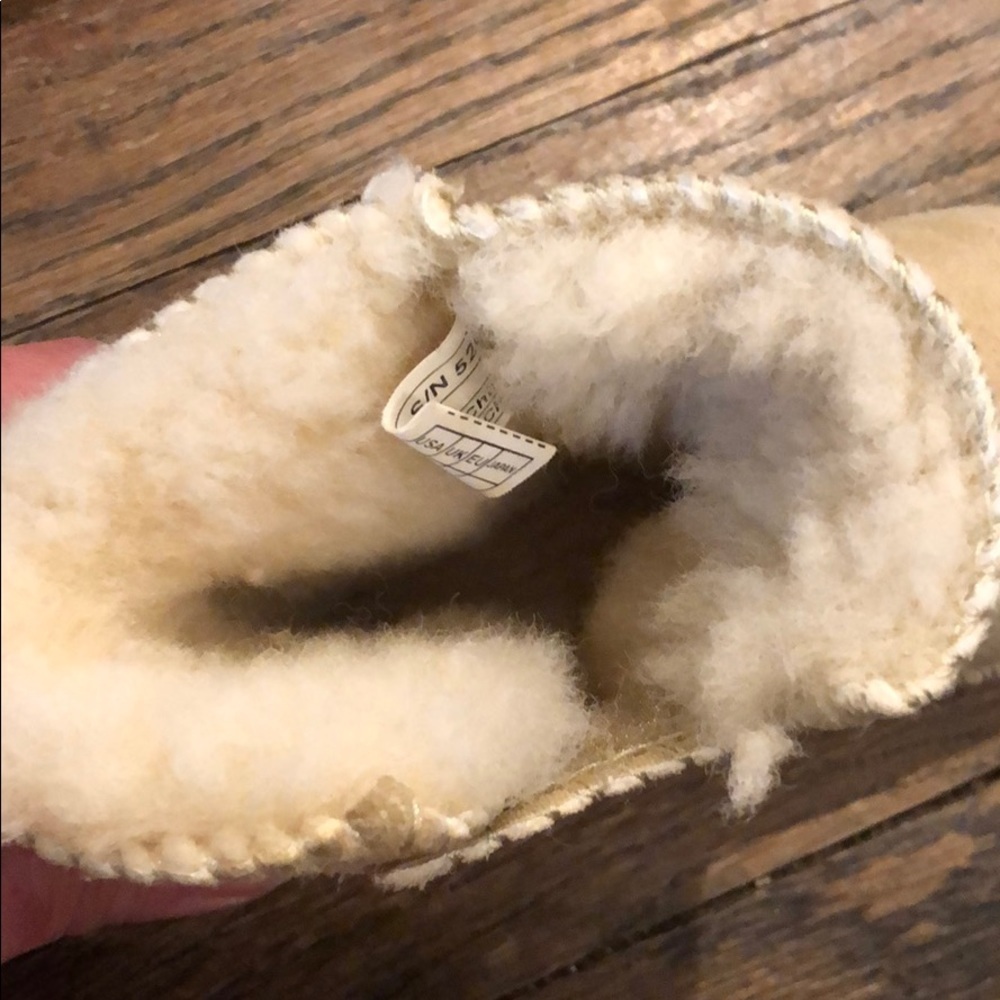Ugg baby Erin booties M - Picture 3 of 6